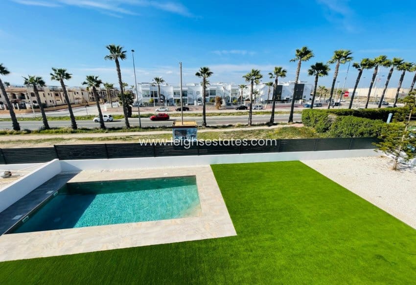 5 bedroom Townhouse for sale in Torrevieja - € 1,200,000 (Ref: 9685844)