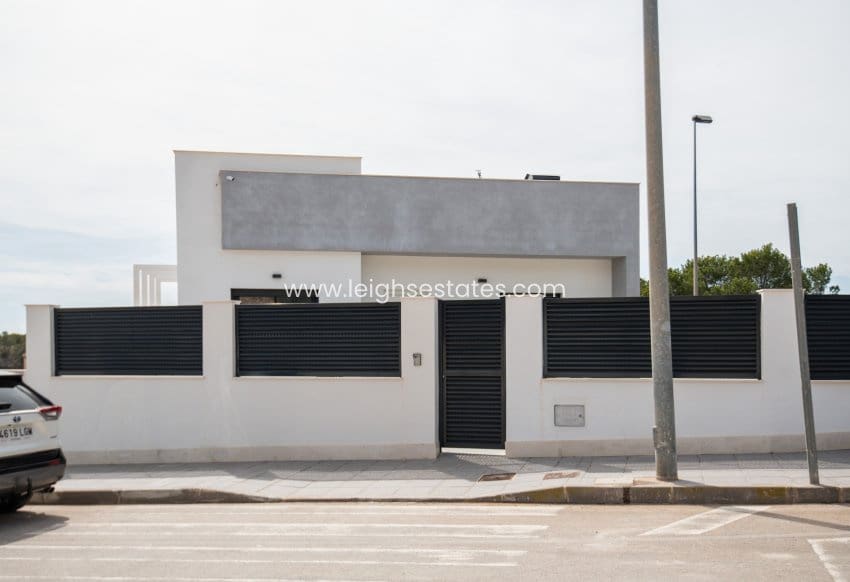 2 makuuhuone Omakotitalo myytävänä paikassa Pinar de Campoverde - 422 500 € (Ref: 9685847)