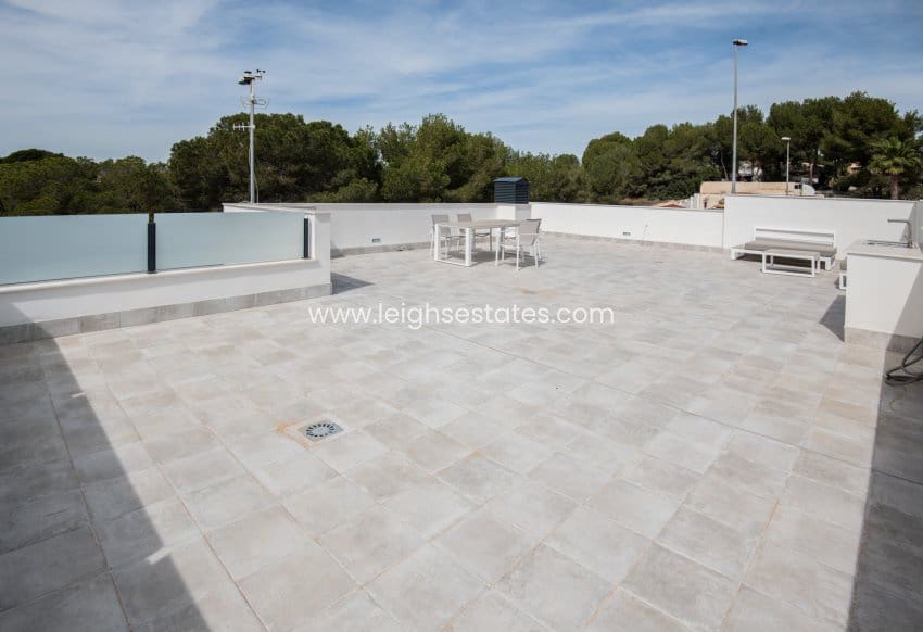 2 makuuhuone Omakotitalo myytävänä paikassa Pinar de Campoverde - 422 500 € (Ref: 9685847)