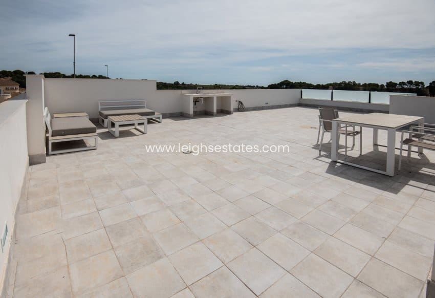 2 makuuhuone Omakotitalo myytävänä paikassa Pinar de Campoverde - 422 500 € (Ref: 9685847)