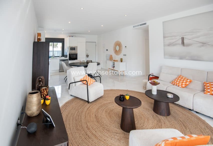 2 makuuhuone Omakotitalo myytävänä paikassa Pinar de Campoverde - 422 500 € (Ref: 9685847)