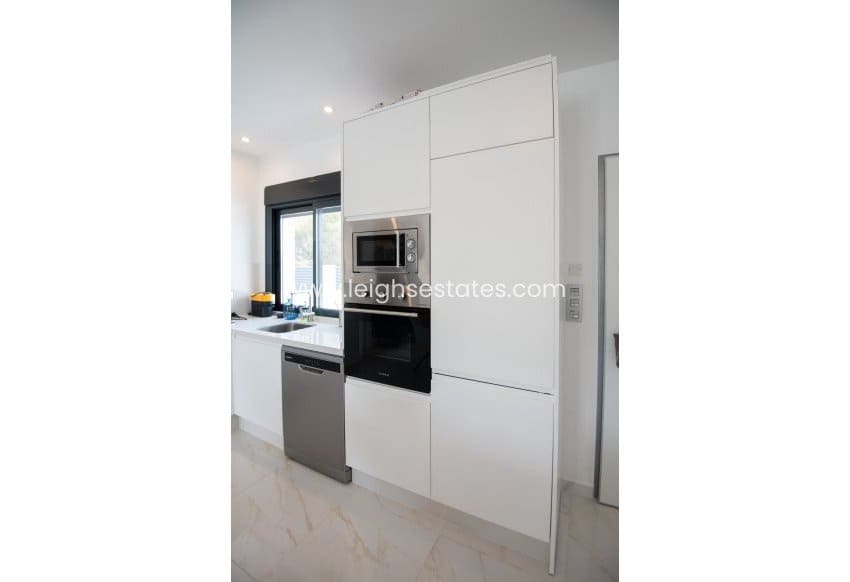 2 makuuhuone Omakotitalo myytävänä paikassa Pinar de Campoverde - 422 500 € (Ref: 9685847)