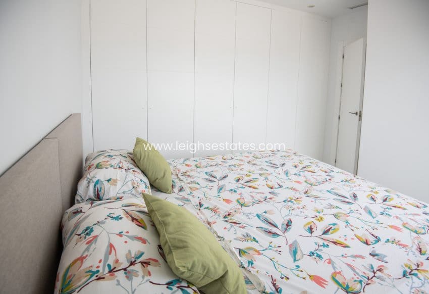 2 makuuhuone Omakotitalo myytävänä paikassa Pinar de Campoverde - 422 500 € (Ref: 9685847)