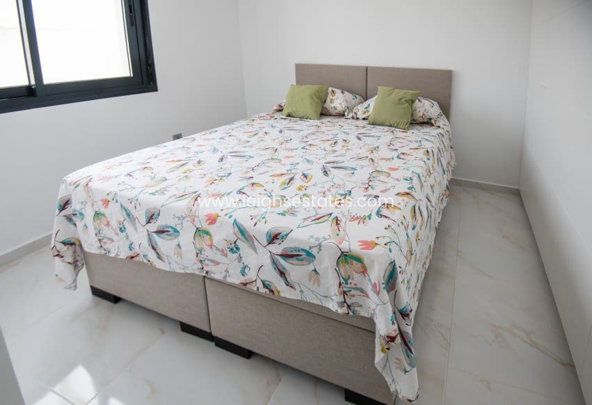 2 makuuhuone Omakotitalo myytävänä paikassa Pinar de Campoverde - 422 500 € (Ref: 9685847)