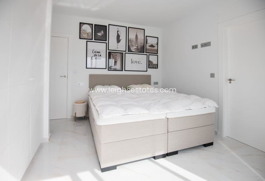 2 makuuhuone Omakotitalo myytävänä paikassa Pinar de Campoverde - 422 500 € (Ref: 9685847)