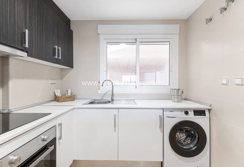 Apartamento de 2 habitaciones en Orihuela Costa en venta con piscina - 187.500 € (Ref: 9685852)