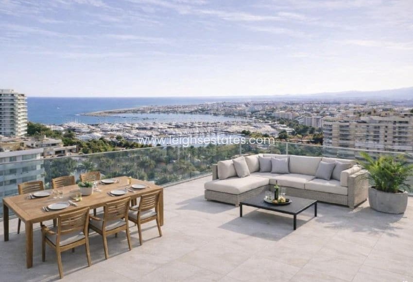 Apartamento de 3 habitaciones en Torrevieja en venta - 488.000 € (Ref: 9685854)