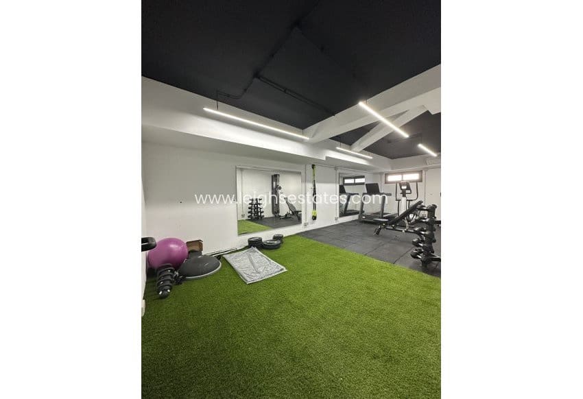 2 soverom Leilighet til salgs i Pilar de la Horadada med svømmebasseng - € 299 900 (Ref: 9685856)