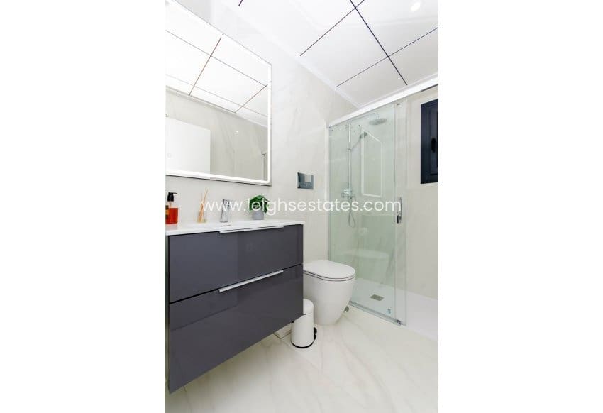 3 quarto Casa em Banda para venda em Orihuela Costa - 415 000 € (Ref: 9685857)