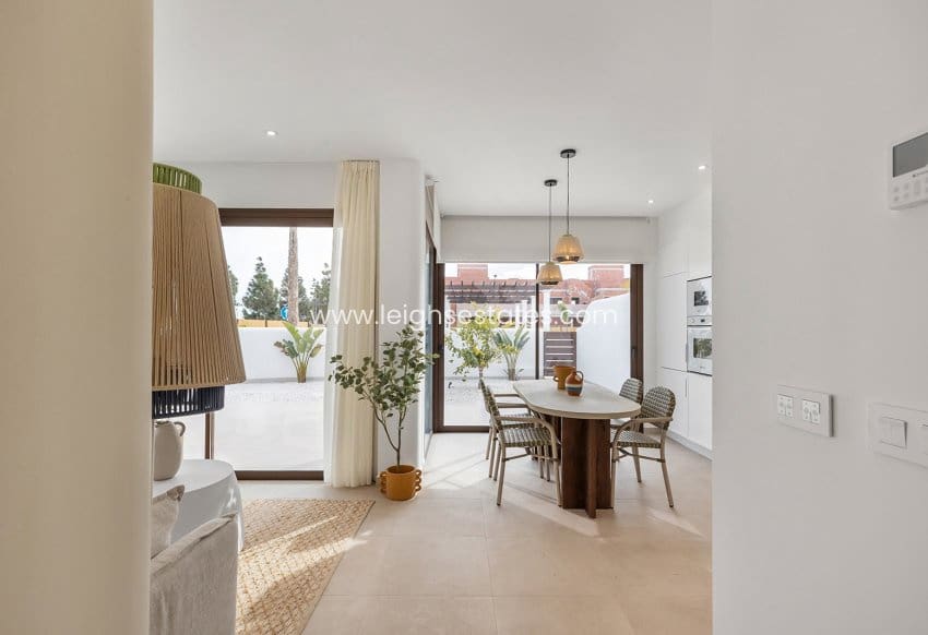 3 chambre Maison de Ville à vendre à Los Alcazares avec piscine - 539 900 € (Ref: 9685859)