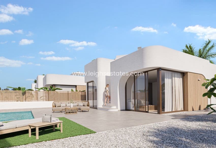 3 bedroom Villa for sale in Los Alcazares with pool - € 539,900 (Ref: 9685859)