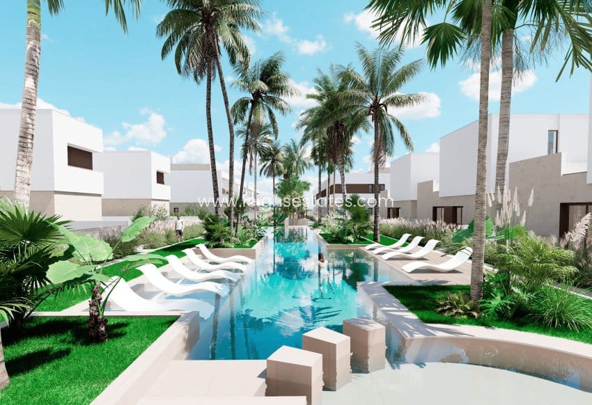 3 sovrum Lägenhet till salu i Los Alcazares med pool - 320 000 € (Ref: 9685868)