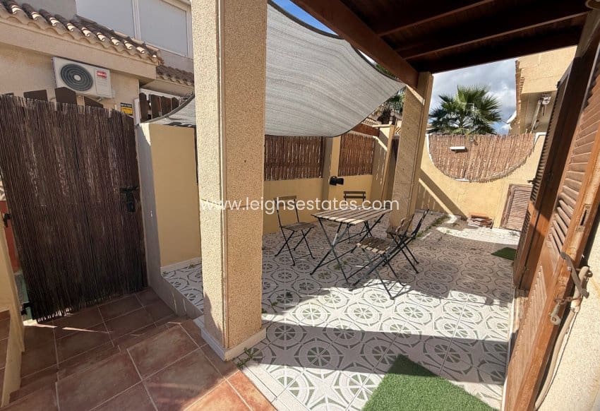 3 quarto Casa em Banda para venda em Playa Flamenca com piscina - 239 000 € (Ref: 9688743)