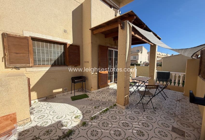 3 quarto Casa em Banda para venda em Playa Flamenca com piscina - 239 000 € (Ref: 9688743)