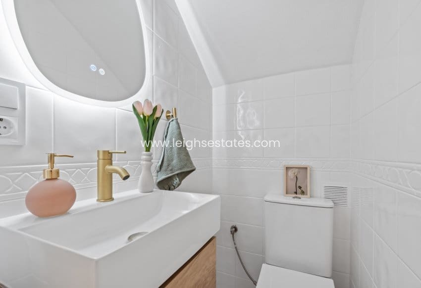 Casa de 2 habitaciones en Playa Flamenca en venta con piscina - 205.000 € (Ref: 9700278)