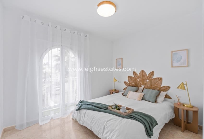 Casa de 2 habitaciones en Playa Flamenca en venta con piscina - 205.000 € (Ref: 9700278)