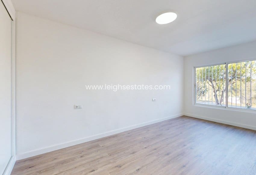 2 bedroom Apartment for sale in Villamartin - € 225,000 (Ref: 9714391)