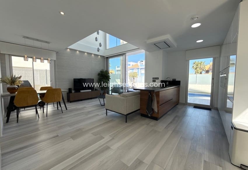 4 camera da letto Villa in vendita in Orihuela Costa con piscina garage - 649.000 € (Rif: 9720962)