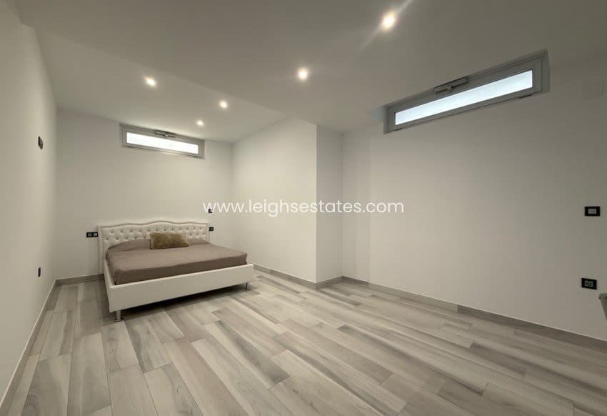 4 camera da letto Villa in vendita in Orihuela Costa con piscina garage - 649.000 € (Rif: 9720962)