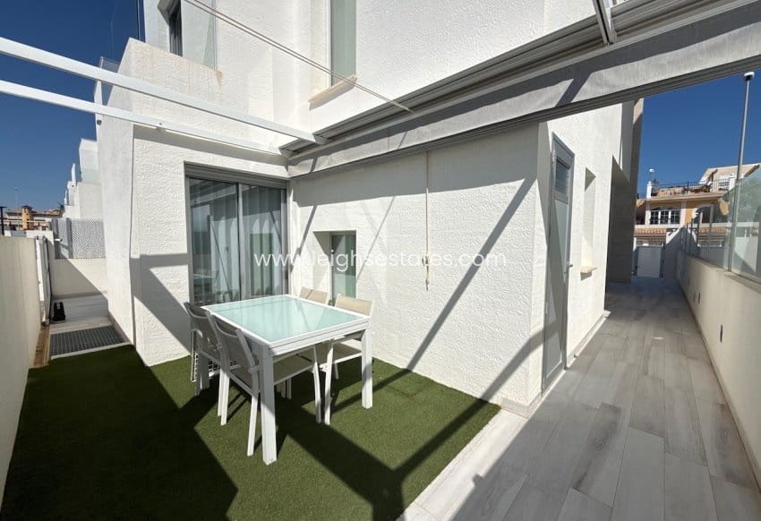 4 camera da letto Villa in vendita in Orihuela Costa con piscina garage - 649.000 € (Rif: 9720962)