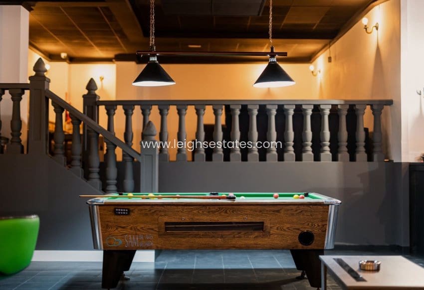 Commercial for sale in Torrevieja - € 199,000 (Ref: 9731474)