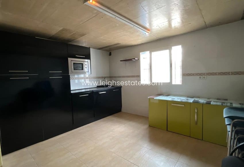 Commercieel te koop in Pilar de la Horadada - € 590.000 (Ref: 9772512)