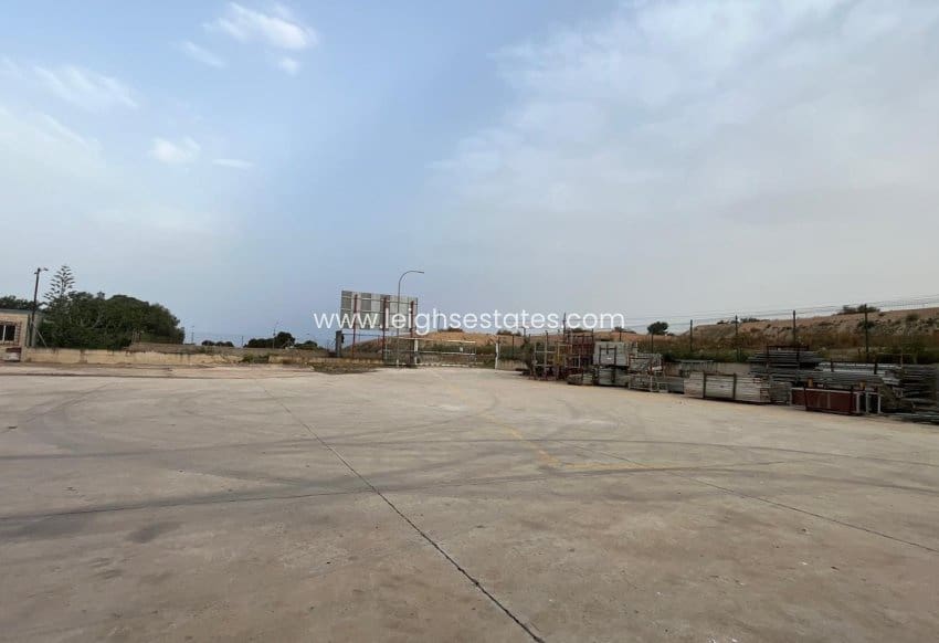 Commercieel te koop in Pilar de la Horadada - € 590.000 (Ref: 9772512)