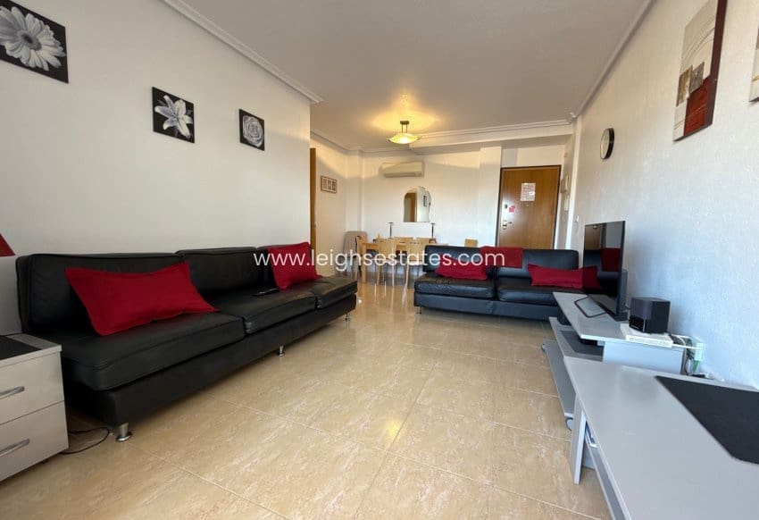 3 sovrum Lägenhet till salu i Dehesa de Campoamor med pool - 360 000 € (Ref: 9789957)