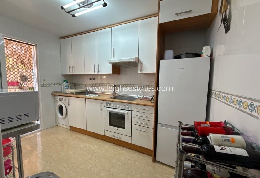 3 sovrum Lägenhet till salu i Dehesa de Campoamor med pool - 360 000 € (Ref: 9789957)