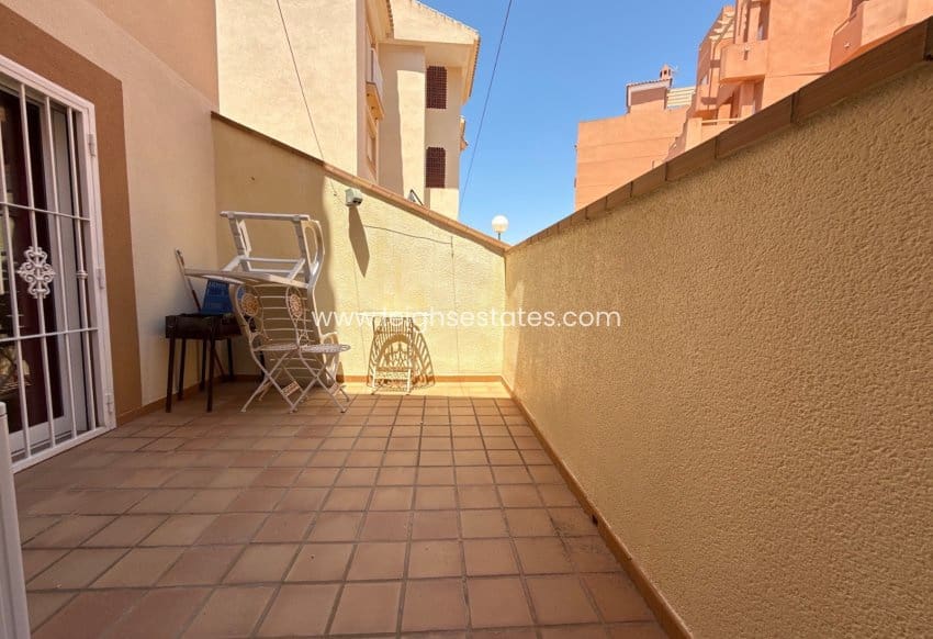 3 sovrum Lägenhet till salu i Dehesa de Campoamor med pool - 360 000 € (Ref: 9789957)