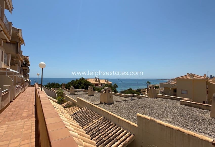 3 sovrum Lägenhet till salu i Dehesa de Campoamor med pool - 360 000 € (Ref: 9789957)