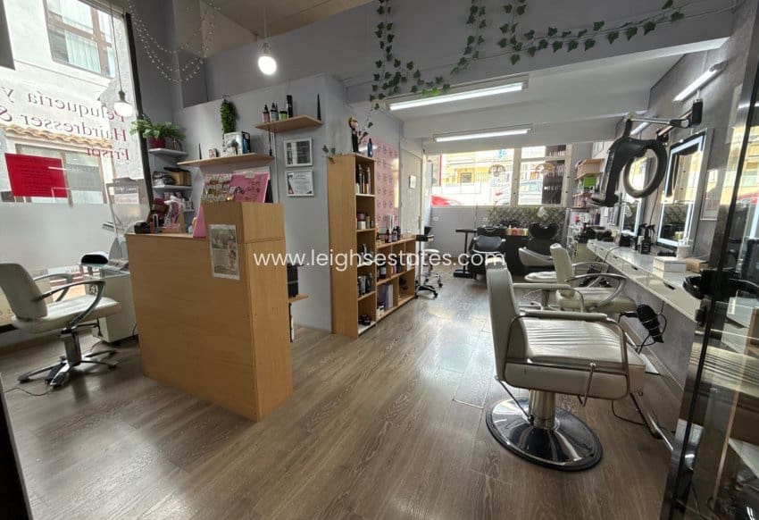 Commercial for sale in Torrevieja - € 85,000 (Ref: 9793774)