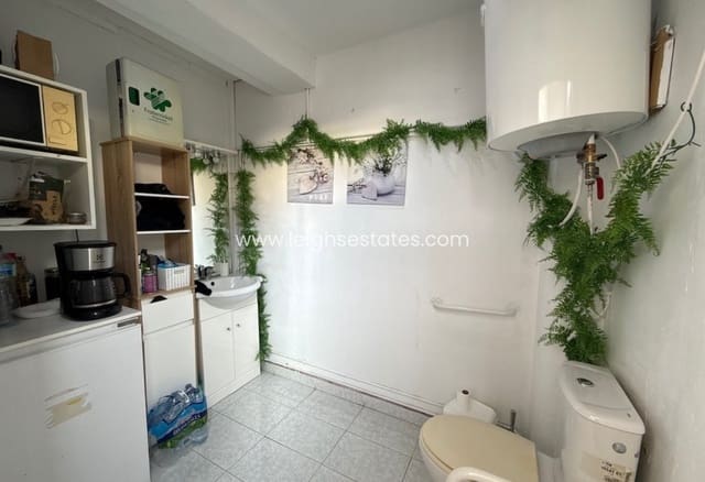 Kommersiell til salgs i Torrevieja - € 85 000 (Ref: 9793774)