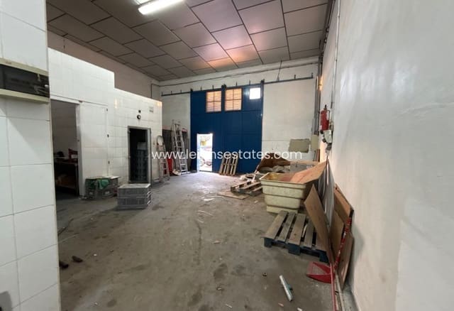 Kaupallinen myytävänä paikassa San Pedro del Pinatar - 350 000 € (Ref: 9798481)