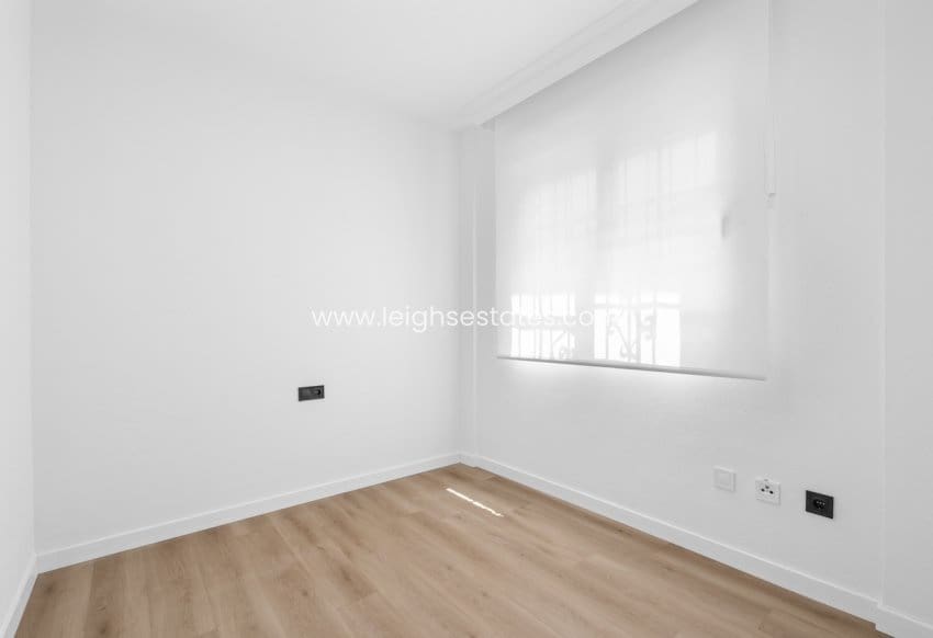 3 sypialnia Willa na sprzedaż w Villamartin z basenem garażem - 269 800 € (Ref: 9803804)