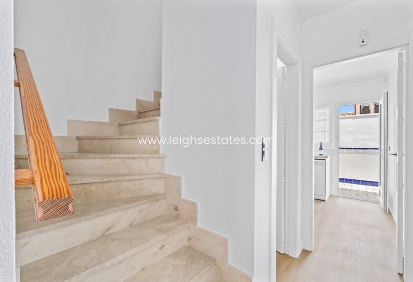 3 sypialnia Willa na sprzedaż w Villamartin z basenem garażem - 269 800 € (Ref: 9803804)