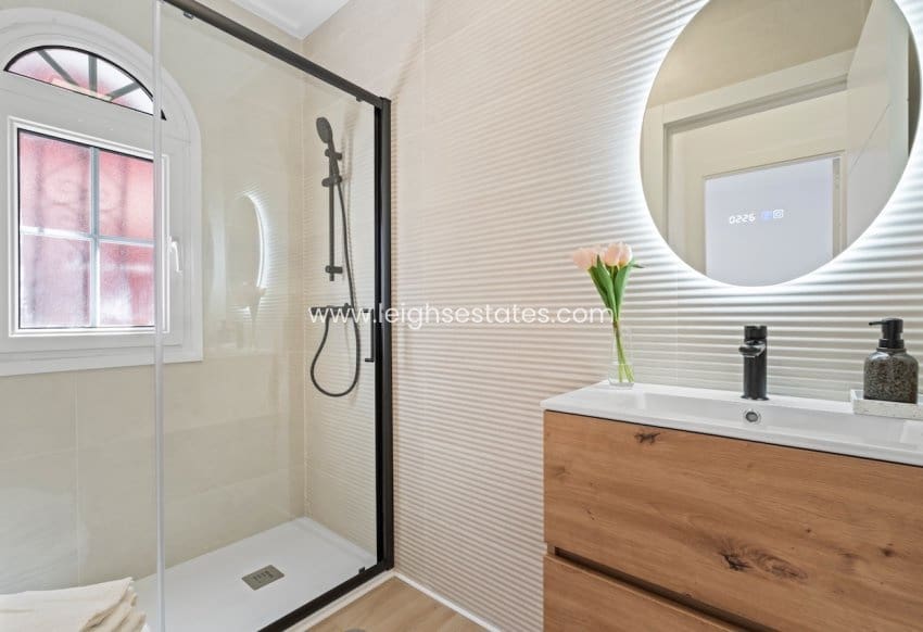 3 sypialnia Willa na sprzedaż w Villamartin z basenem garażem - 269 800 € (Ref: 9803804)