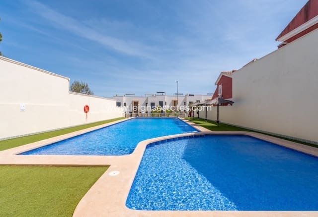 3 Zimmer Villa zu verkaufen in Villamartin, Orihuela mit Pool Garage - 269.800 € (Ref: 9803804)