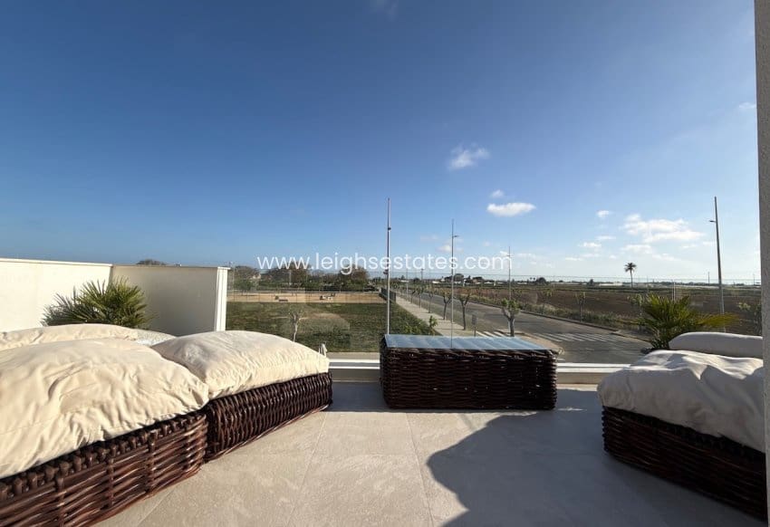 3 bedroom Villa for sale in Torre de la Horadada with pool garage - € 629,000 (Ref: 9805835)
