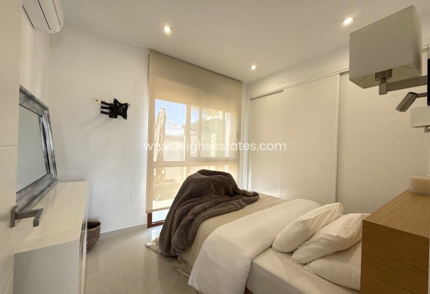 3 bedroom Villa for sale in Torre de la Horadada with pool garage - € 629,000 (Ref: 9805835)