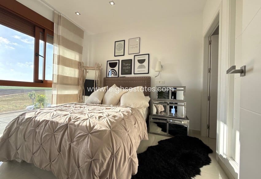 3 bedroom Villa for sale in Torre de la Horadada with pool garage - € 629,000 (Ref: 9805835)