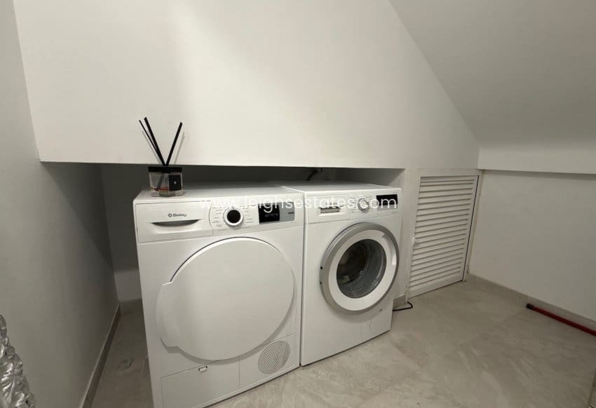 3 bedroom Villa for sale in Torre de la Horadada with pool garage - € 629,000 (Ref: 9805835)