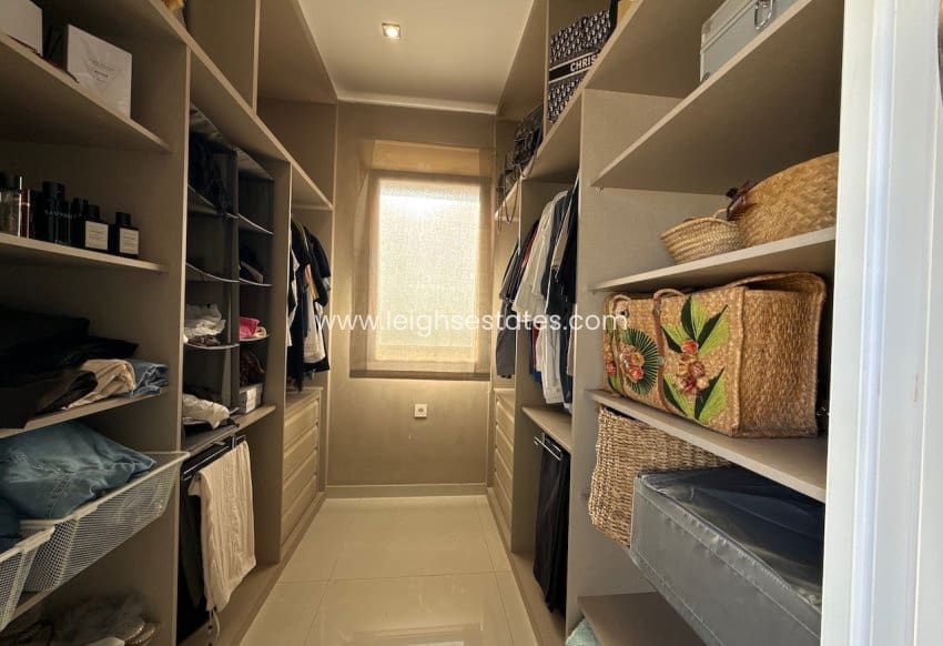 3 bedroom Villa for sale in Torre de la Horadada with pool garage - € 629,000 (Ref: 9805835)