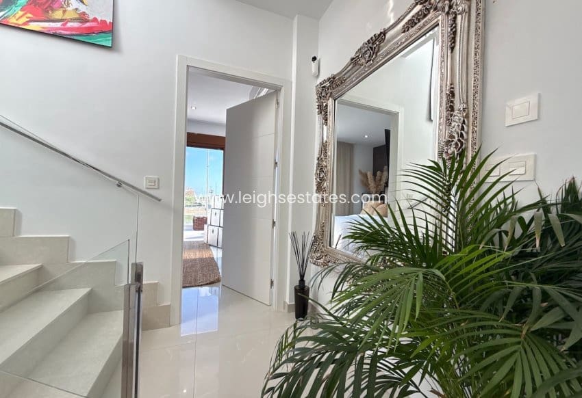 3 bedroom Villa for sale in Torre de la Horadada with pool garage - € 629,000 (Ref: 9805835)