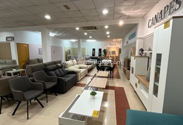 Komercyjne na sprzedaż w Torrevieja - 260 000 € (Ref: 9807530)