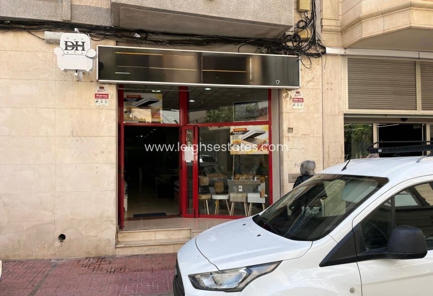 Komercyjne na sprzedaż w Torrevieja - 260 000 € (Ref: 9807530)