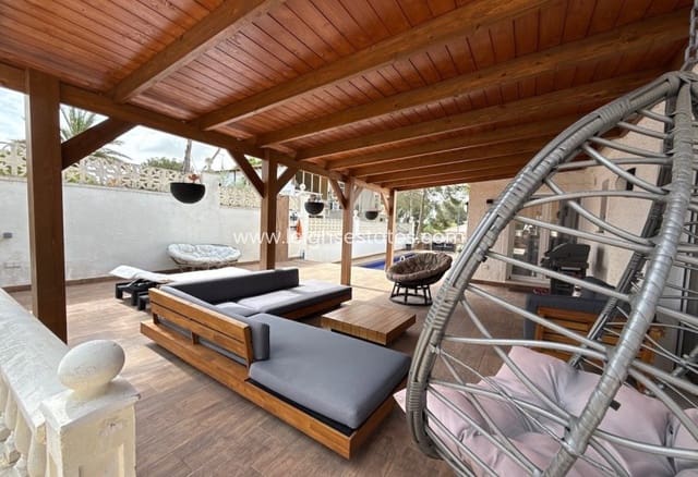 2 bedroom Villa for sale in Pinar de Campoverde, Pilar de la Horadada with pool garage - € 499,000 (Ref: 9815338)