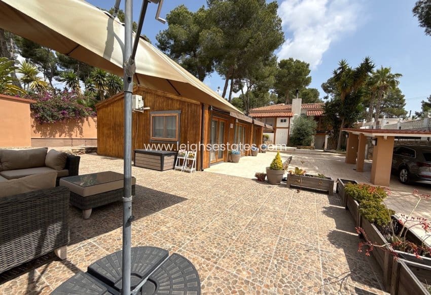 2 bedroom Villa for sale in Pinar de Campoverde with pool garage - € 499,000 (Ref: 9815338)