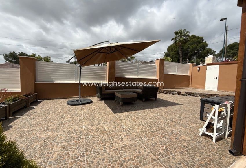 2 bedroom Villa for sale in Pinar de Campoverde with pool garage - € 499,000 (Ref: 9815338)
