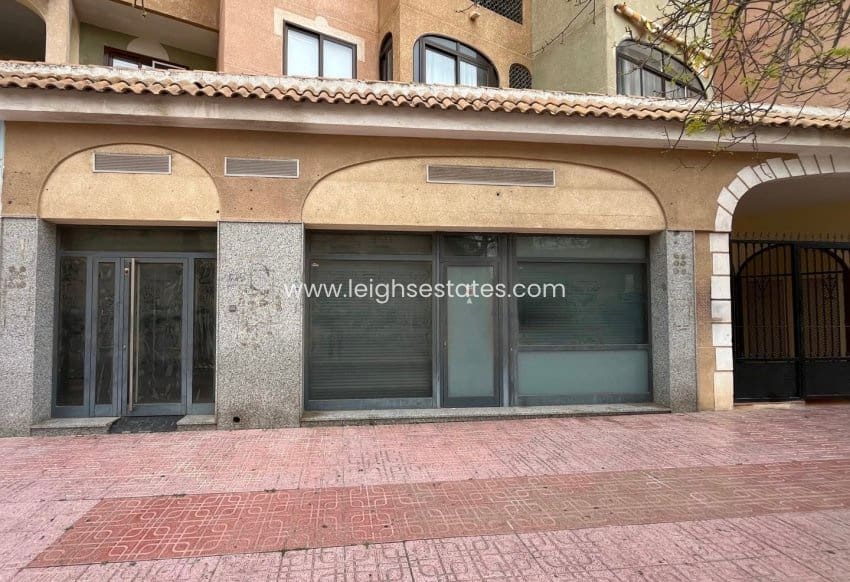 Gewerbe zu verkaufen in Torrevieja - 259.000 € (Ref: 9833087)
